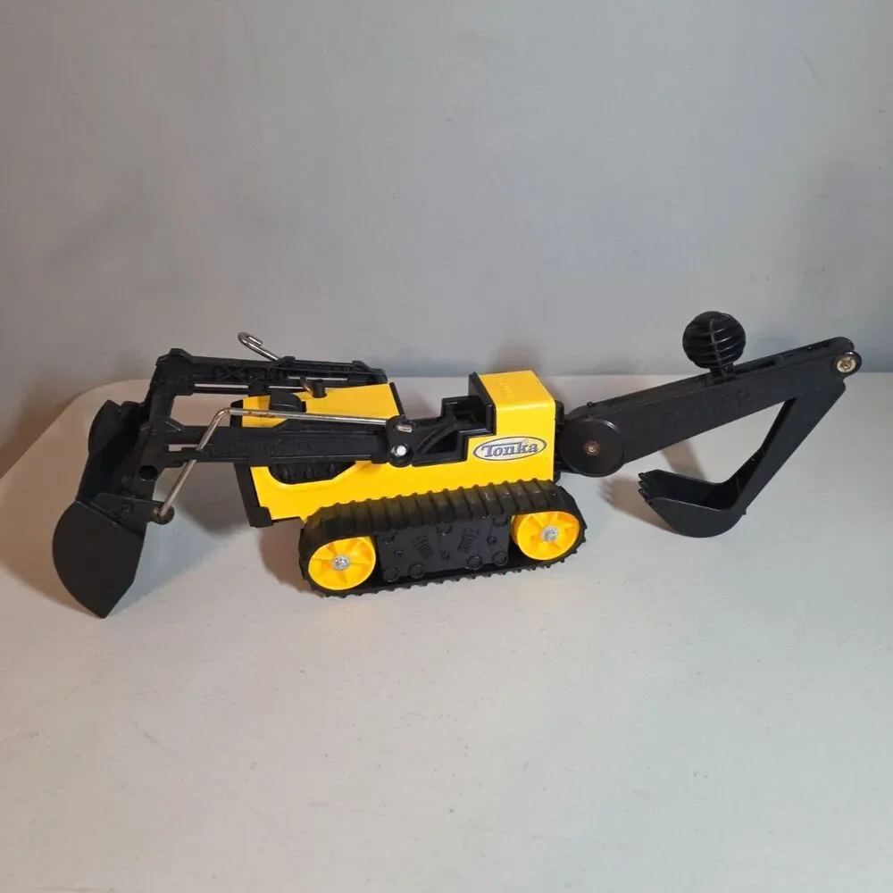 Tonka Front End Loader and Backhoe 17